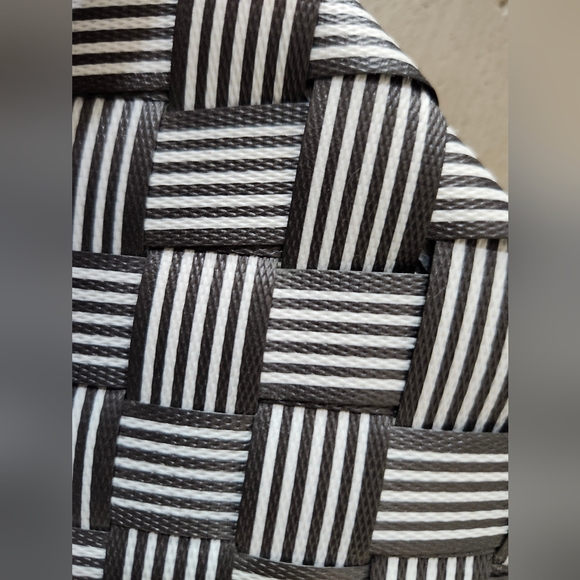 Henri Bendel Black and White Tote Bag - Picture 7 of 11